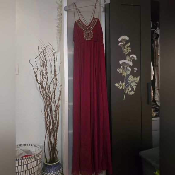 NWOT motherhood maternity burgundy gown size medium - Picture 1 of 5